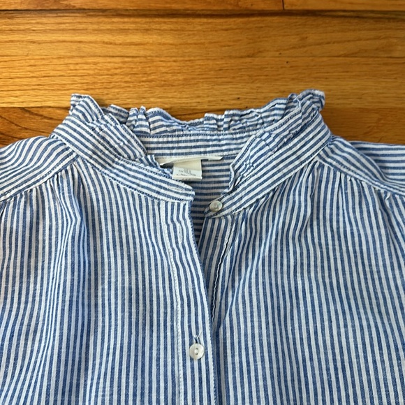 H&M Ruffled Neckline and Sleeves Seersucker Tunic Blouse Sz L - Picture 5 of 8